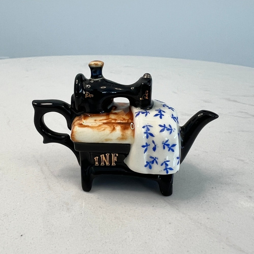 Vtg Sewing Machine Infusion‎ Teapot Miniature Ceramic Novelty Dollhouse Figurine